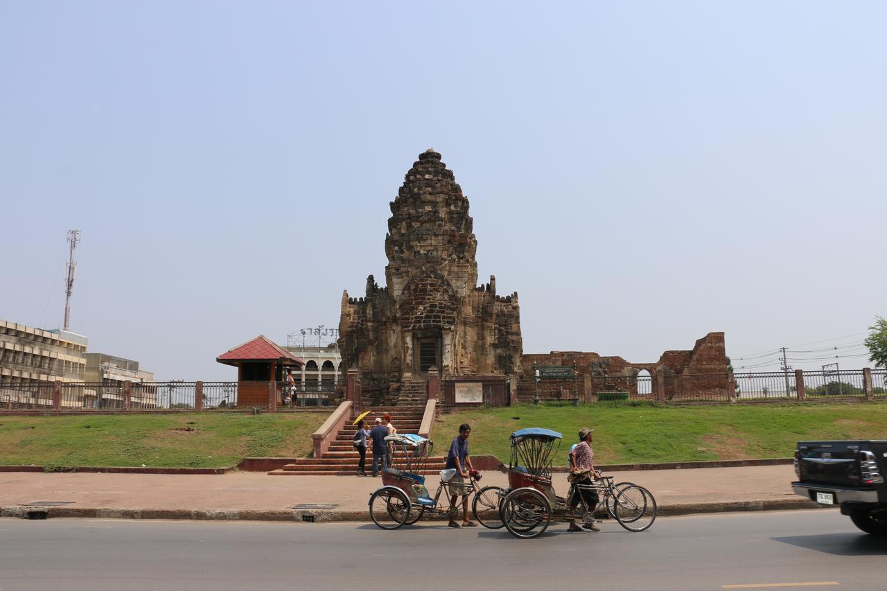 Nett Hotel Lop Buri Extérieur photo