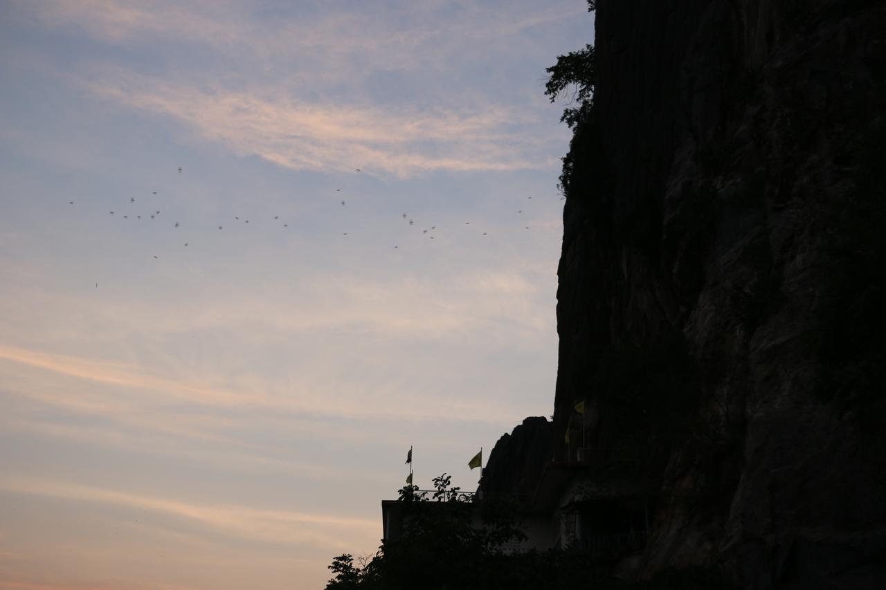 Nett Hotel Lop Buri Extérieur photo